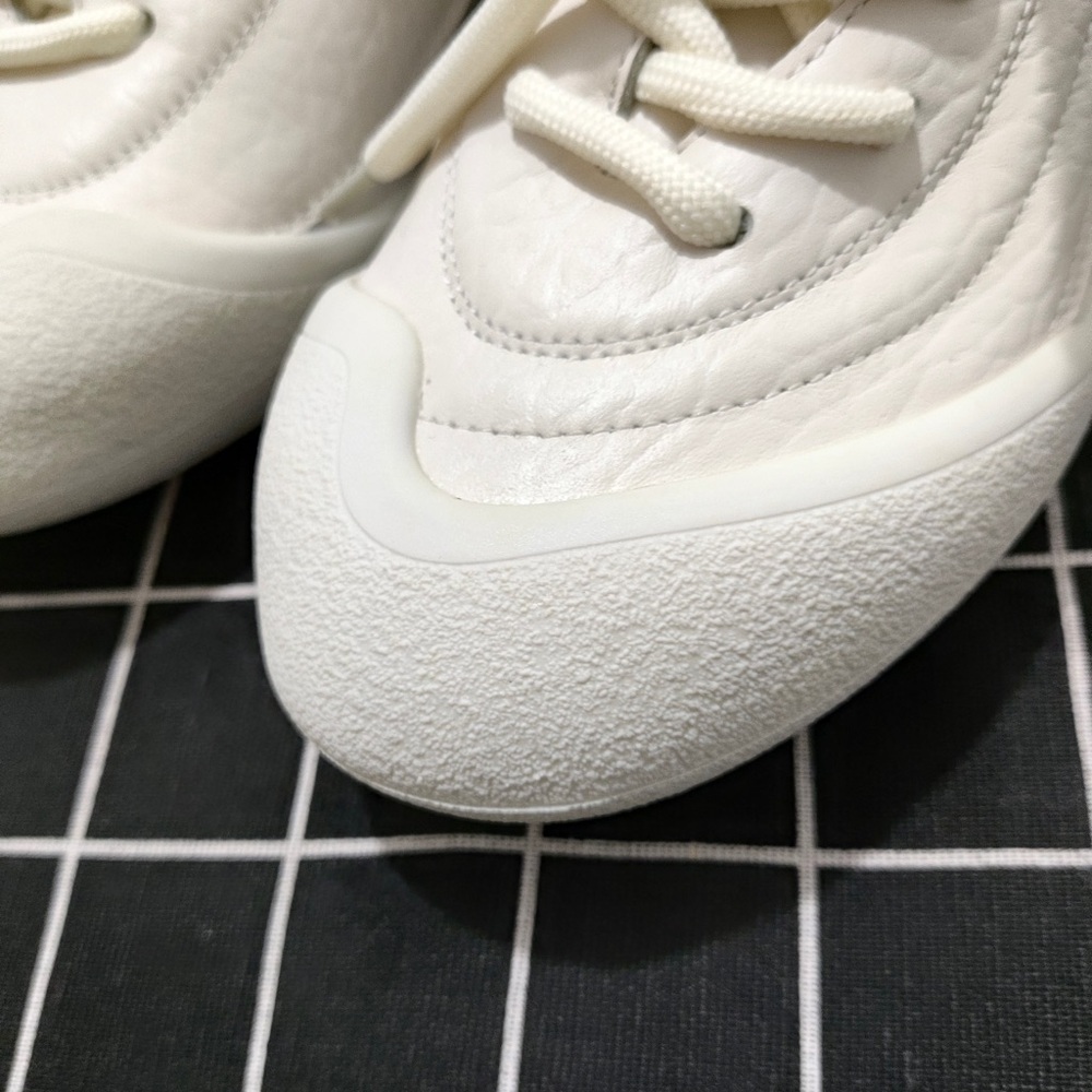 Alexander McQueen Cream-White Leather Low-Top Sneakers - Picture 3 of 6